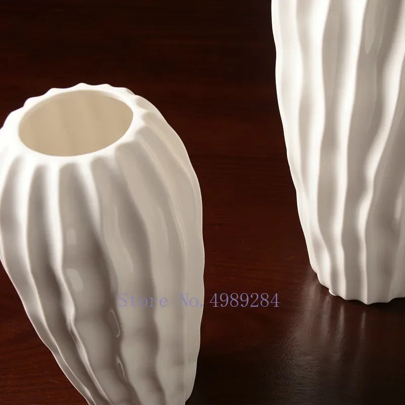 Ceramic Vase White Wave Pattern Irregular Flower