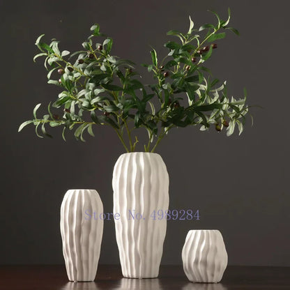 Ceramic Vase White Wave Pattern Irregular Flower