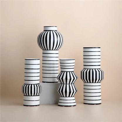 Ceramic Vase Black and White Stripe Geometry Round Ball Abstrait