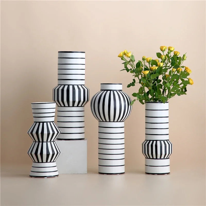 Ceramic Vase Black and White Stripe Geometry Round Ball Abstrait